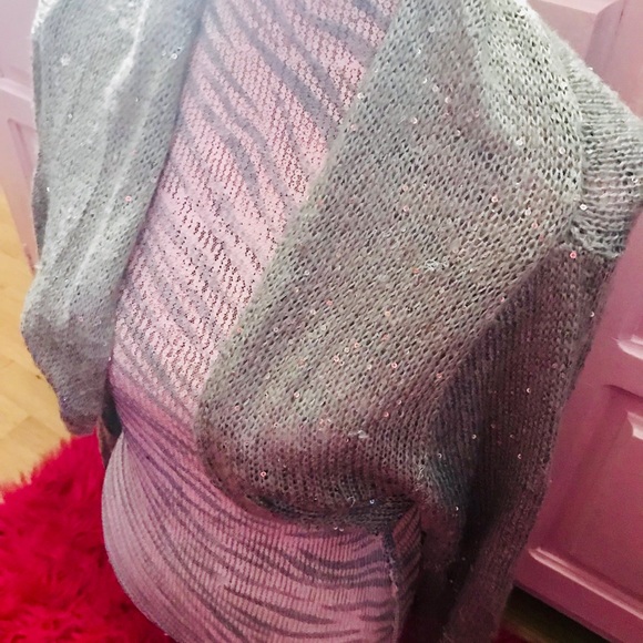 Adorable wet seal knitted half sweater - Picture 2 of 5